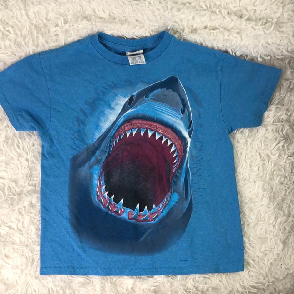 Boys youth xs shark shirt!